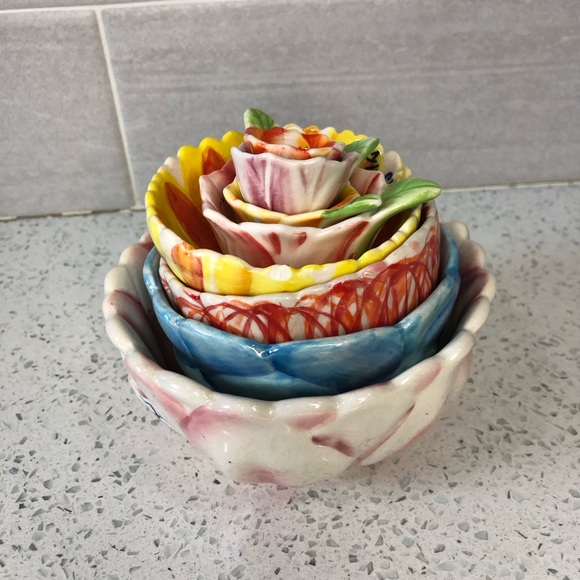 Anthropologie Other - Anthropologie Biscuit Flower Shaped Measuring Cups and Spoons